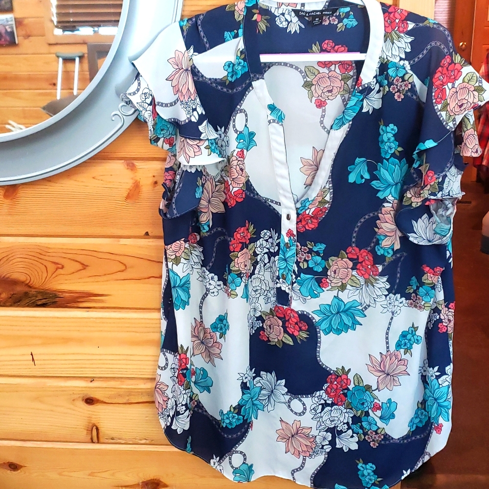 2x Floral blouse